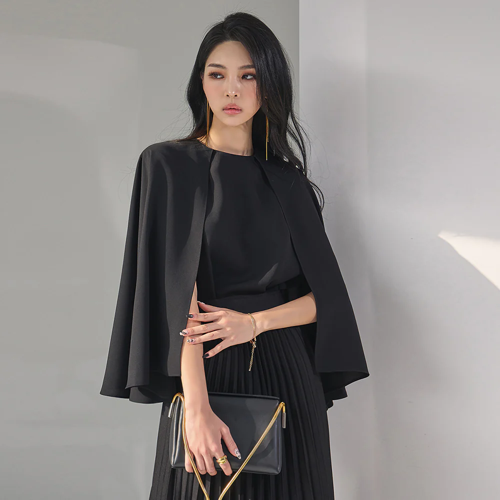 B2723  Sleeveless Cape Design Blouse - Image 2