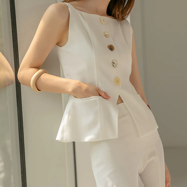 B2750 Nacre Button Sleeveless Blouse - Image 2