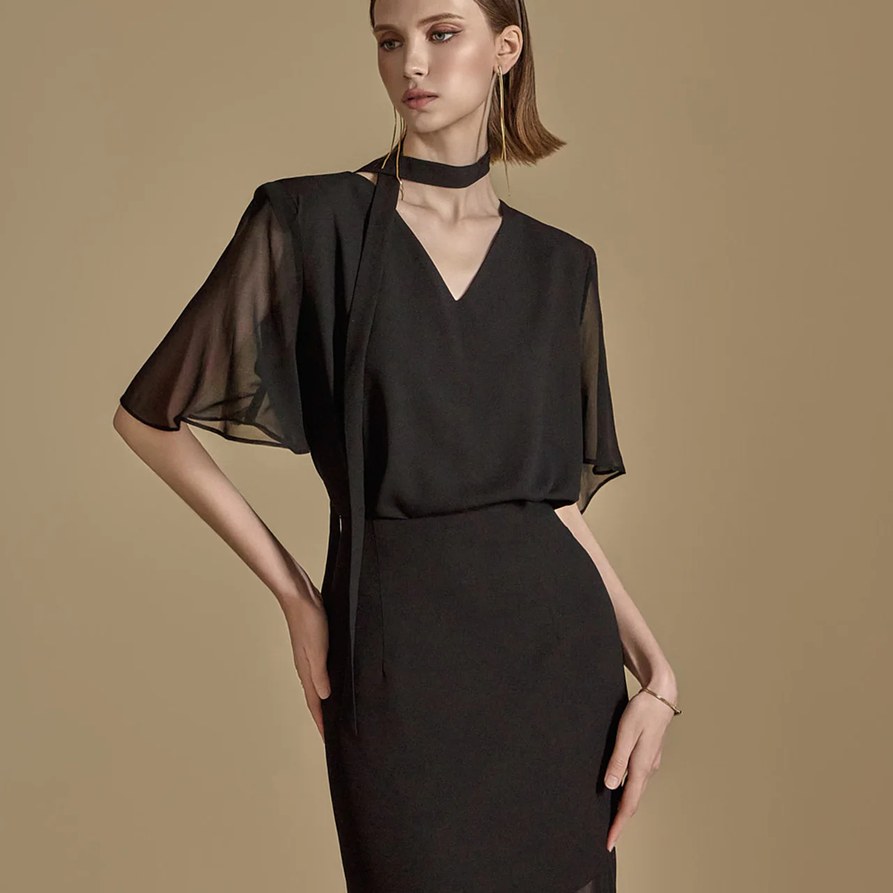 B2990 Blouse with Strap - Image 2