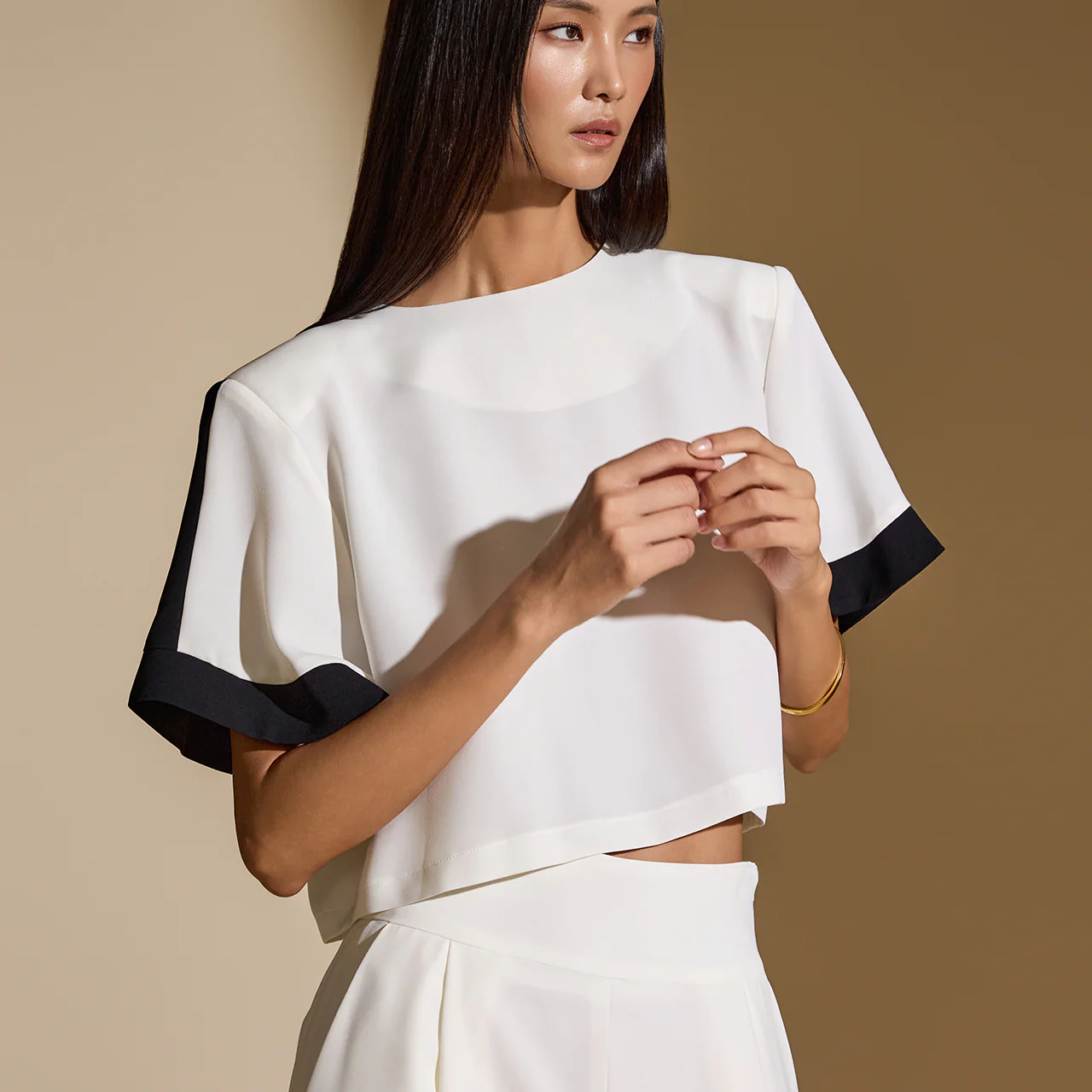 B2998 Contrast Edge Blouse - Image 2