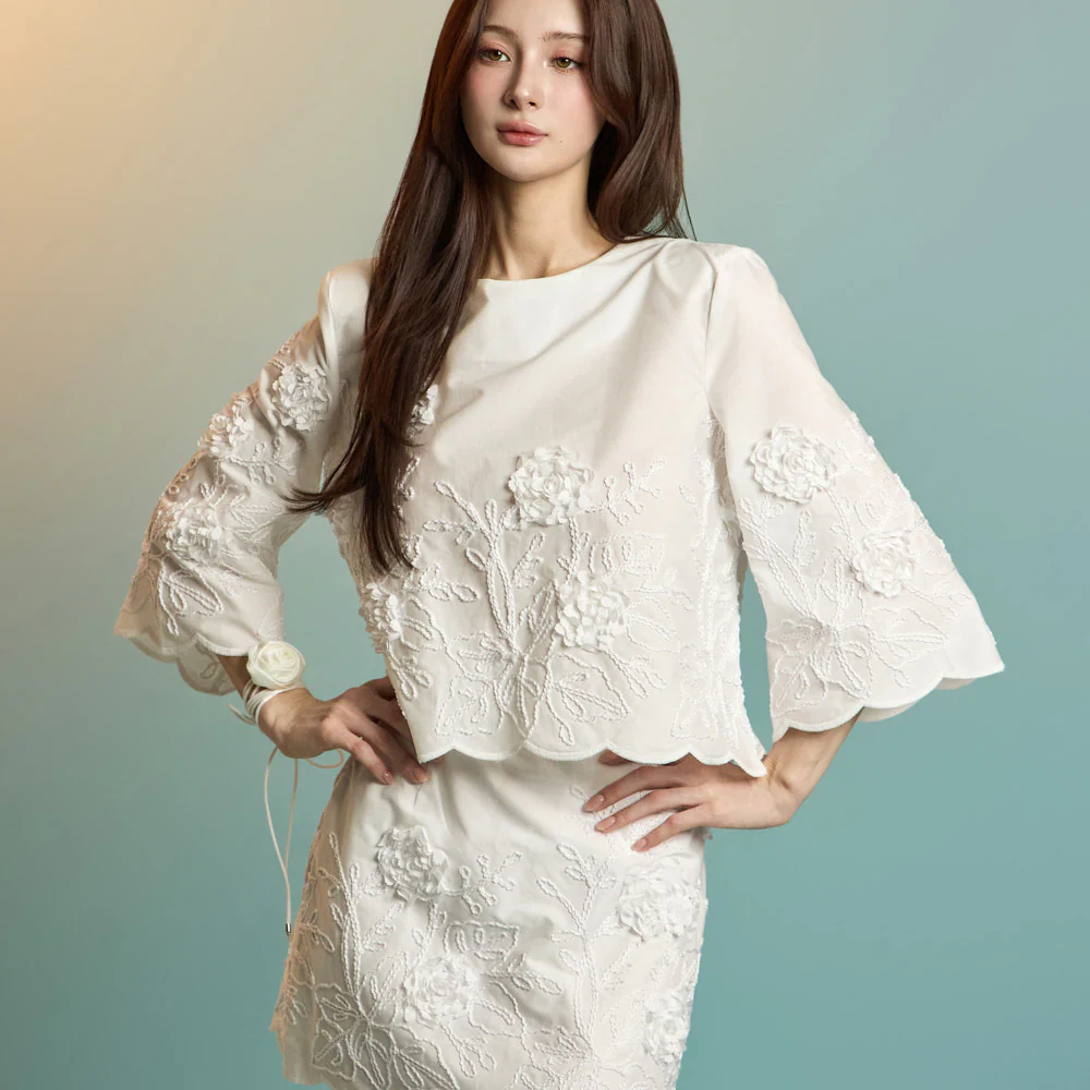 B3074 Flower Embroidery Blouse - Image 2