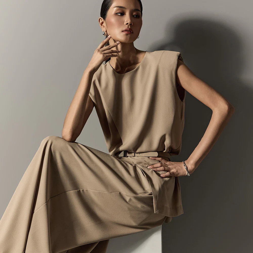 B3101 Sleeveless Blouse with Belt - Image 2