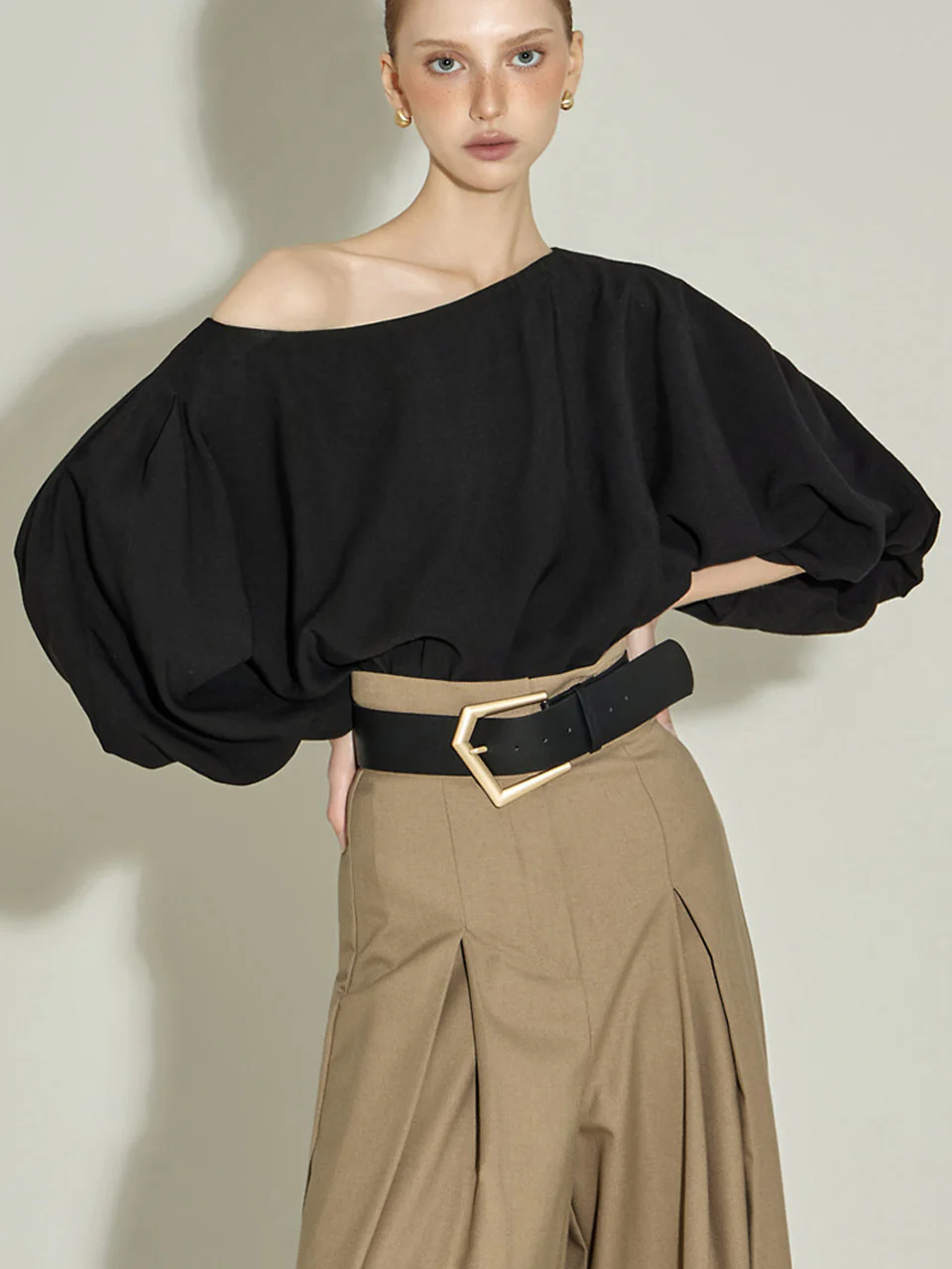 B3143 Puff Blouse