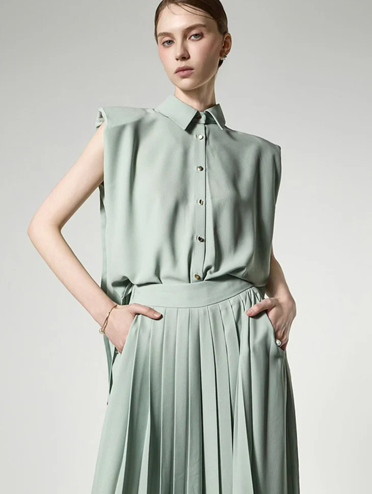 B3190 Back Pleated Blouse