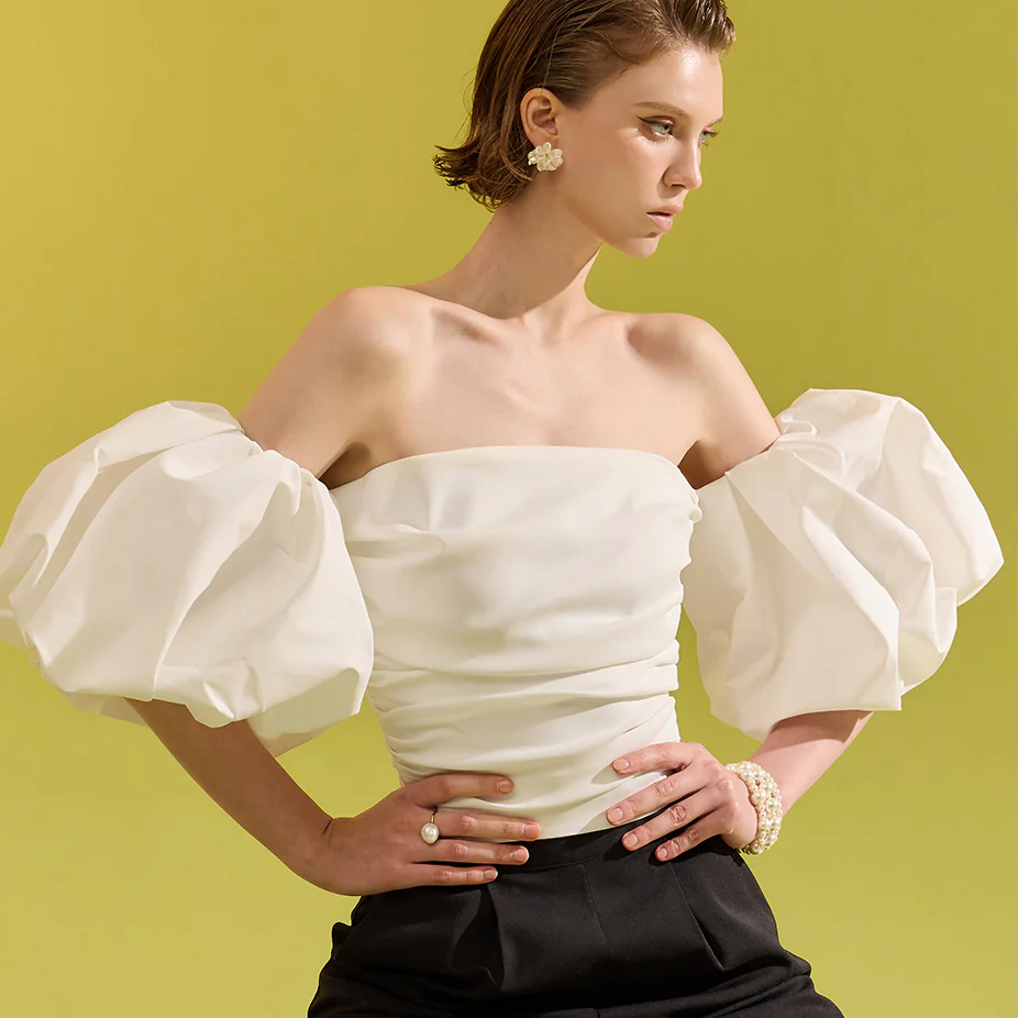 B9121 Puff Shirring Crop Blouse - Image 2
