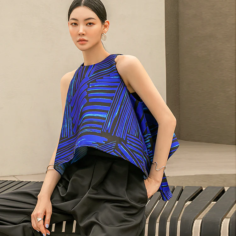 B9125 Asymmetrical Printed Blouse - Image 2