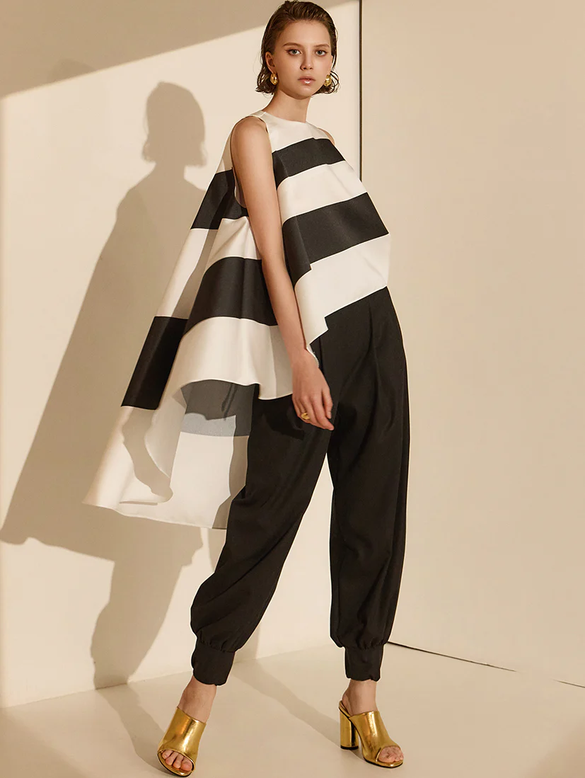 B9153 Glossy Stripe Sleeveless Blouse