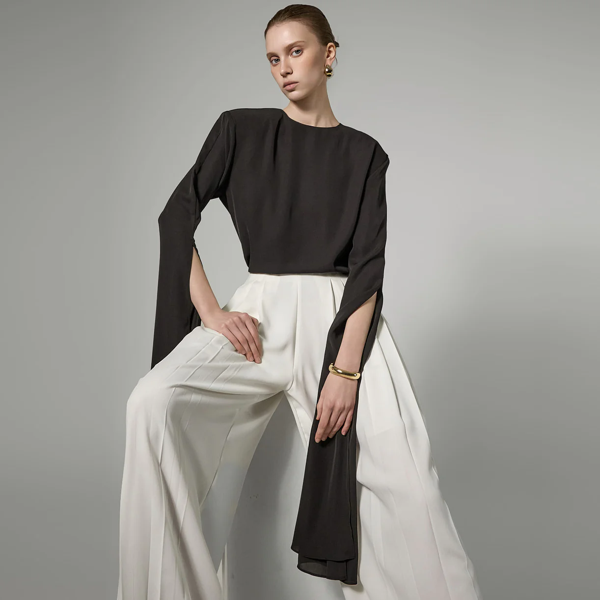B9206 Long Slit Sleeve Blouse - Image 2