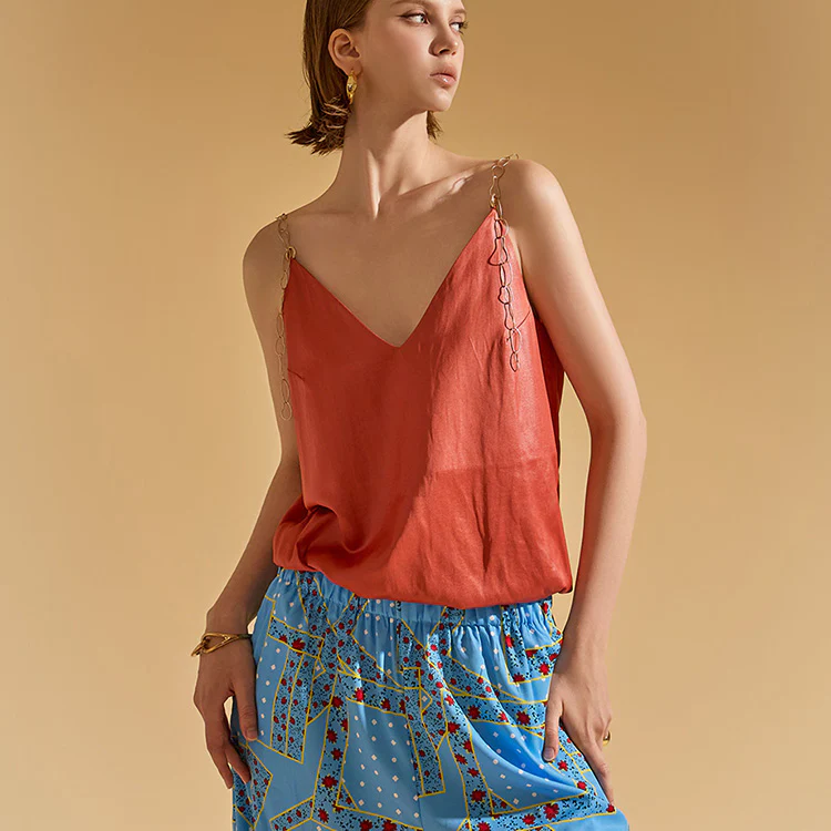 B9091 Glossy Chain Sleeveless Blouse - Image 2