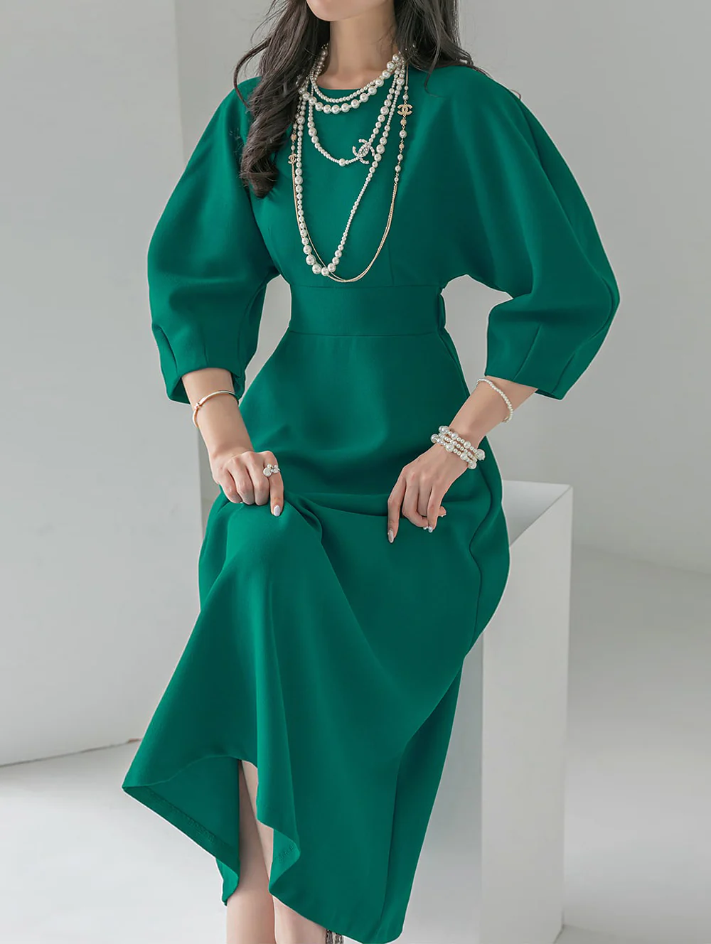 D4407 Puff Flare Midi Dress