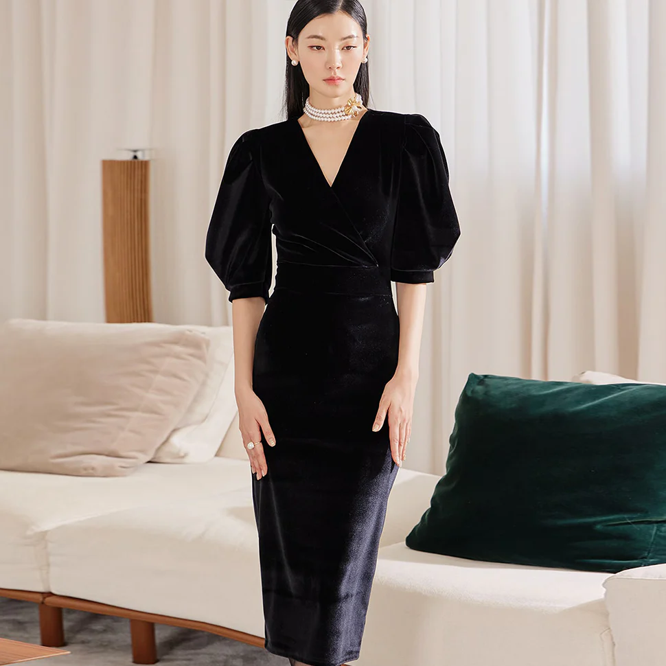 D4607 Velvet Dress - Image 2