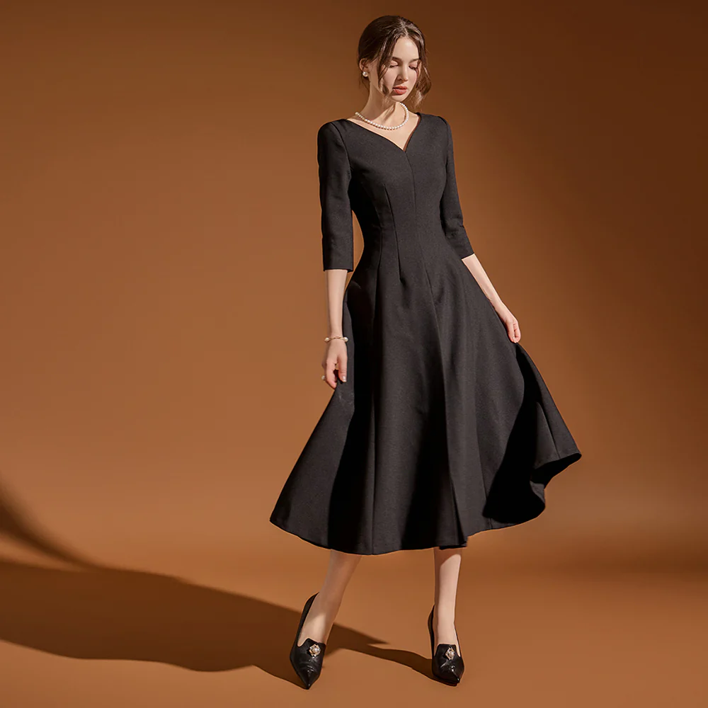 D4771 Heart Neckline Midi Dress - Image 2
