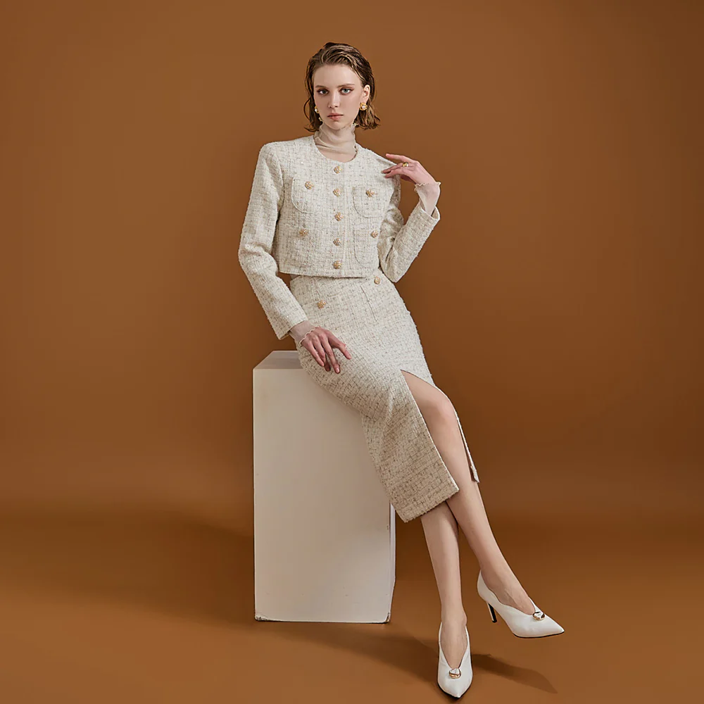 D4809 Tweed Gold-Button Two-piece - Image 2