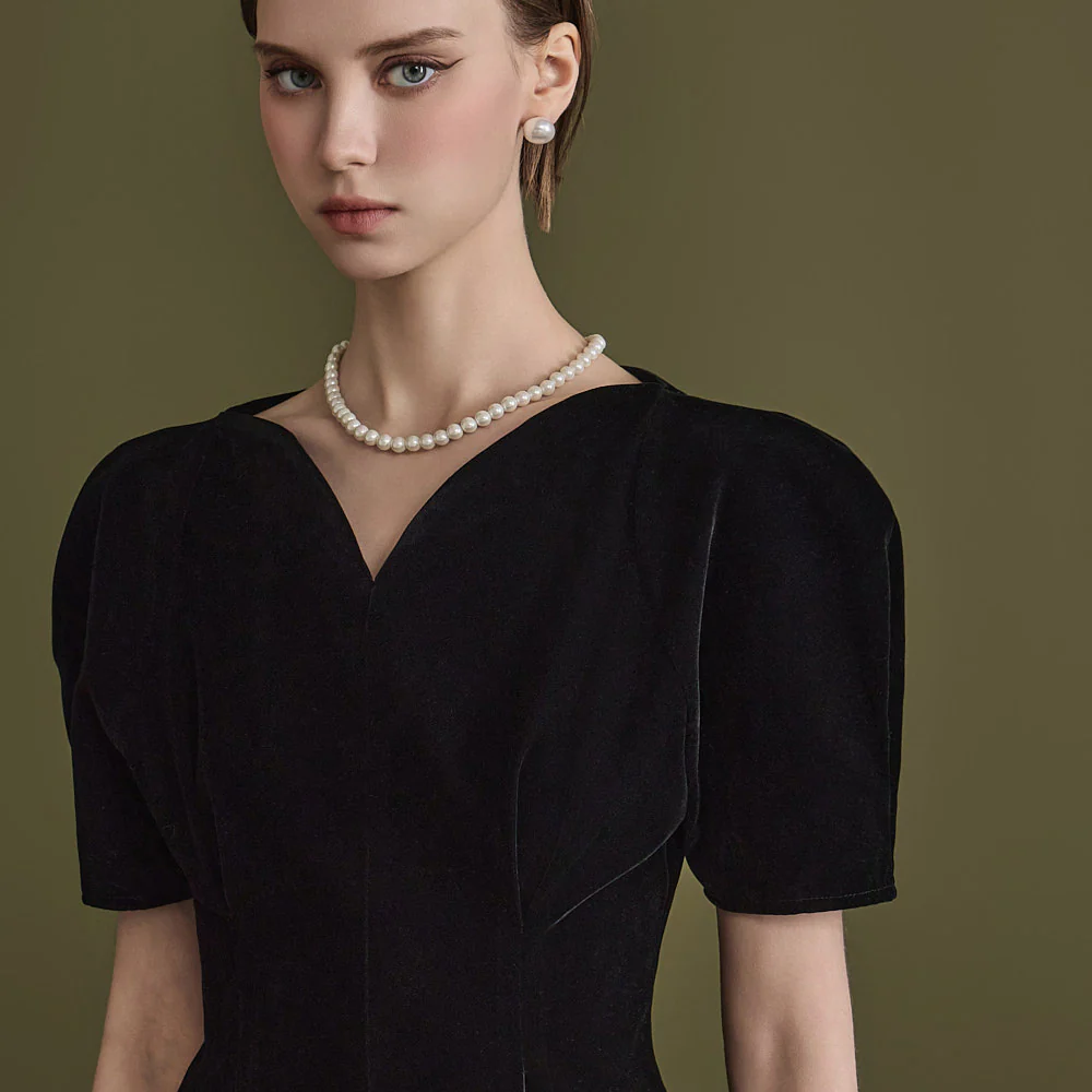 D4845 Velvet Heart Neck Dress - Image 2