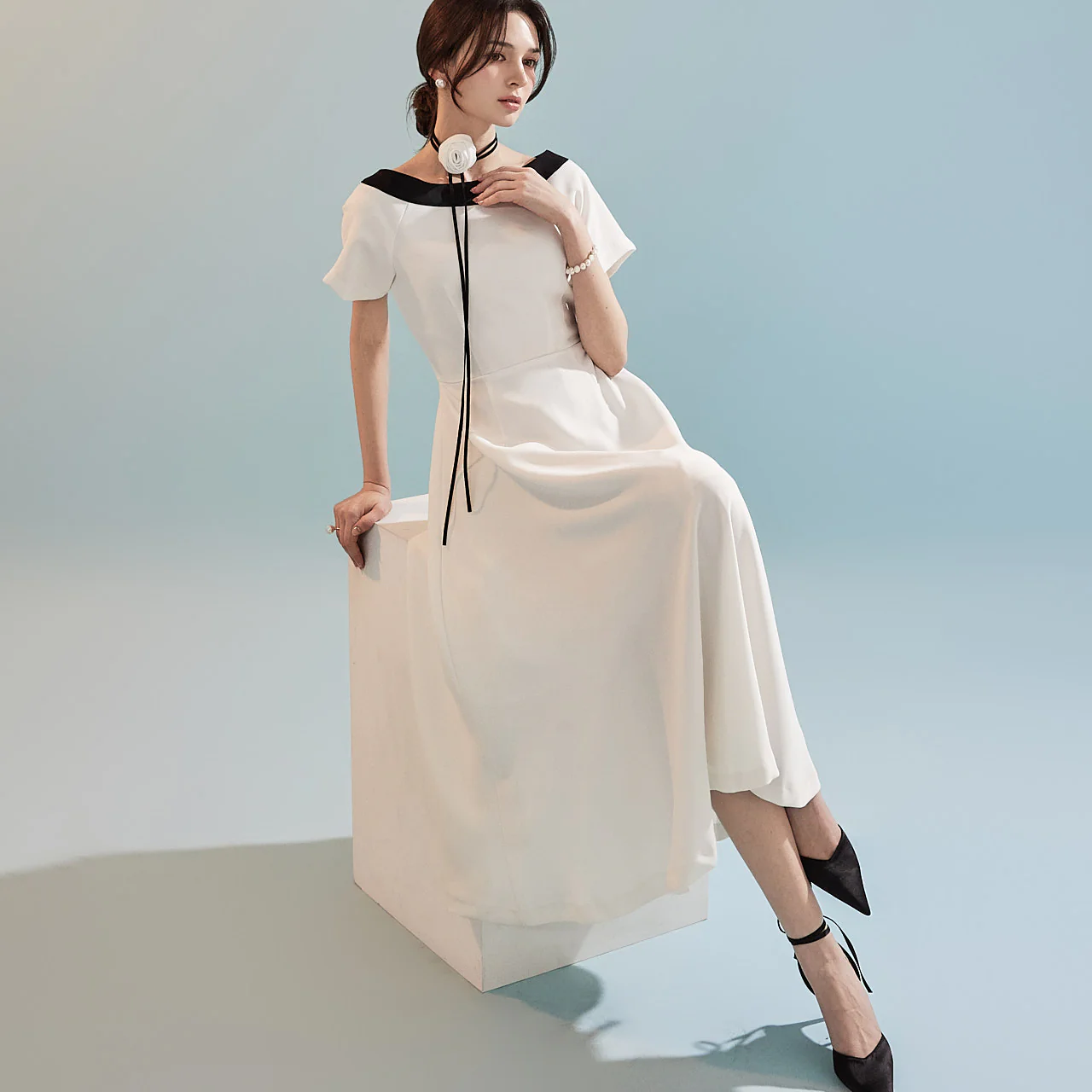 D4941 Rose Dress - Image 2