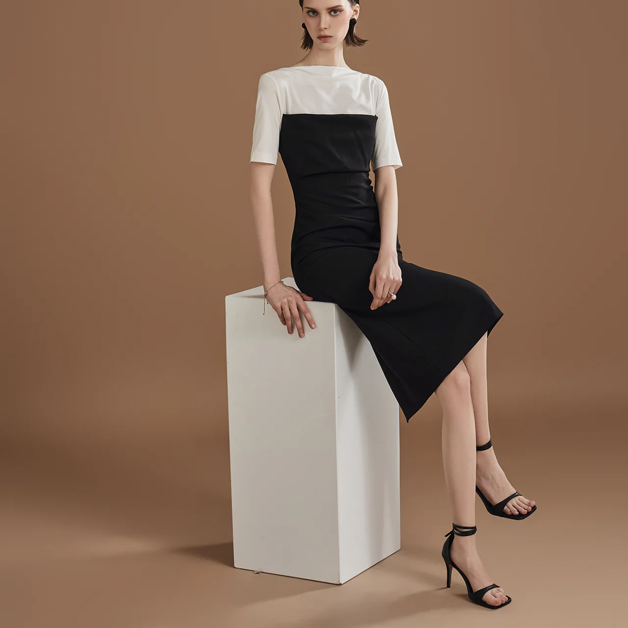 D4946 Boatneck Dress - Image 2