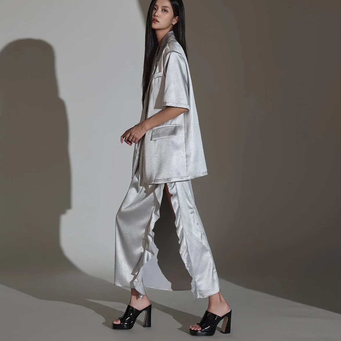 D4955 Jacket and Skirt Two-Piece - Image 2