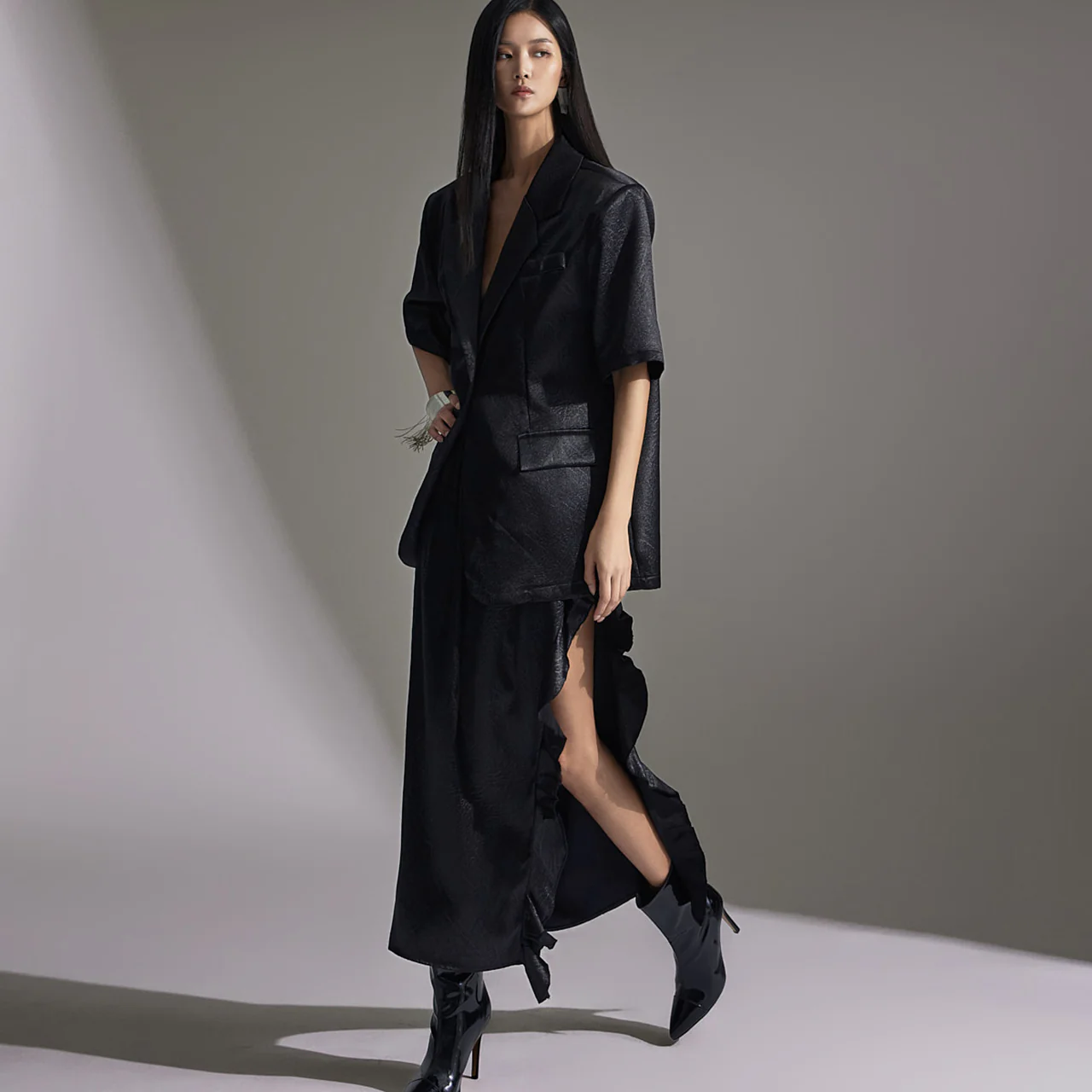 D4955 Jacket and Skirt Two-Piece - Image 2