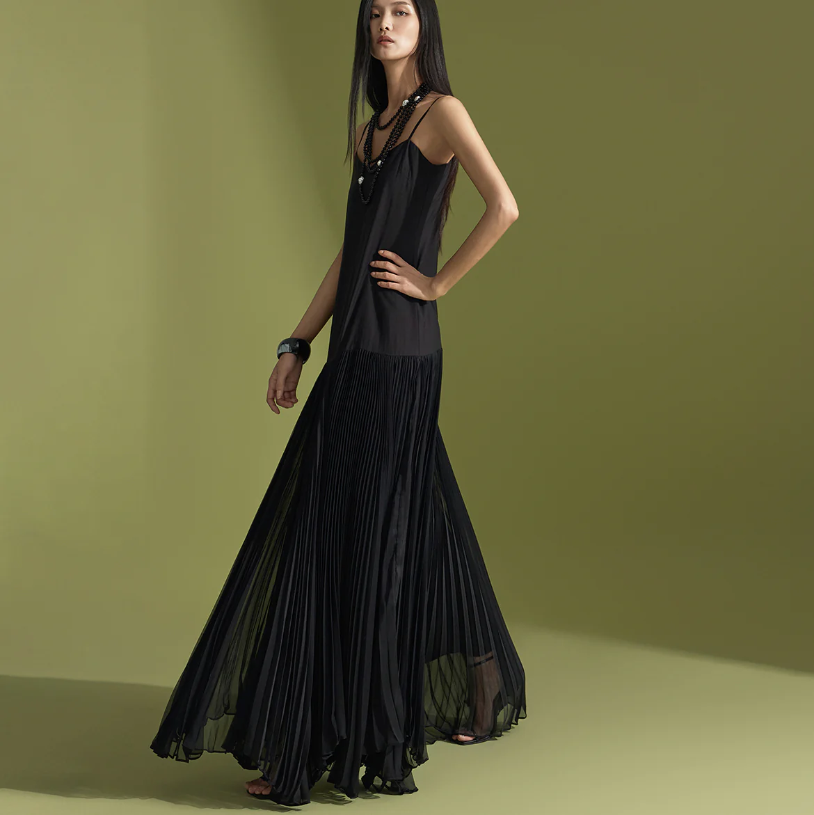 D4957 Pleated Dress - Image 2