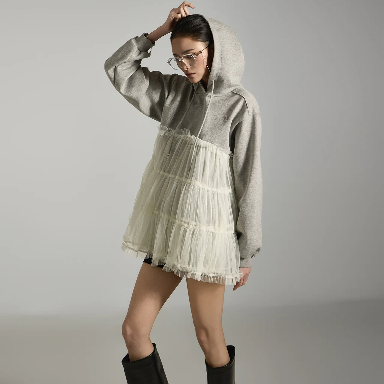D5184 Hooded Lace Dress - Image 2