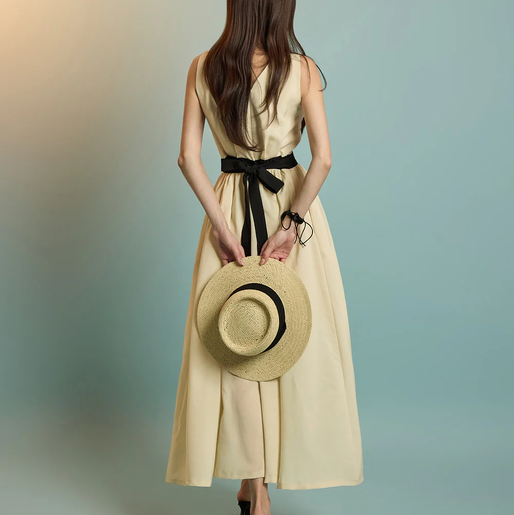 D5244 Sleeveless Flared Dress - Image 2