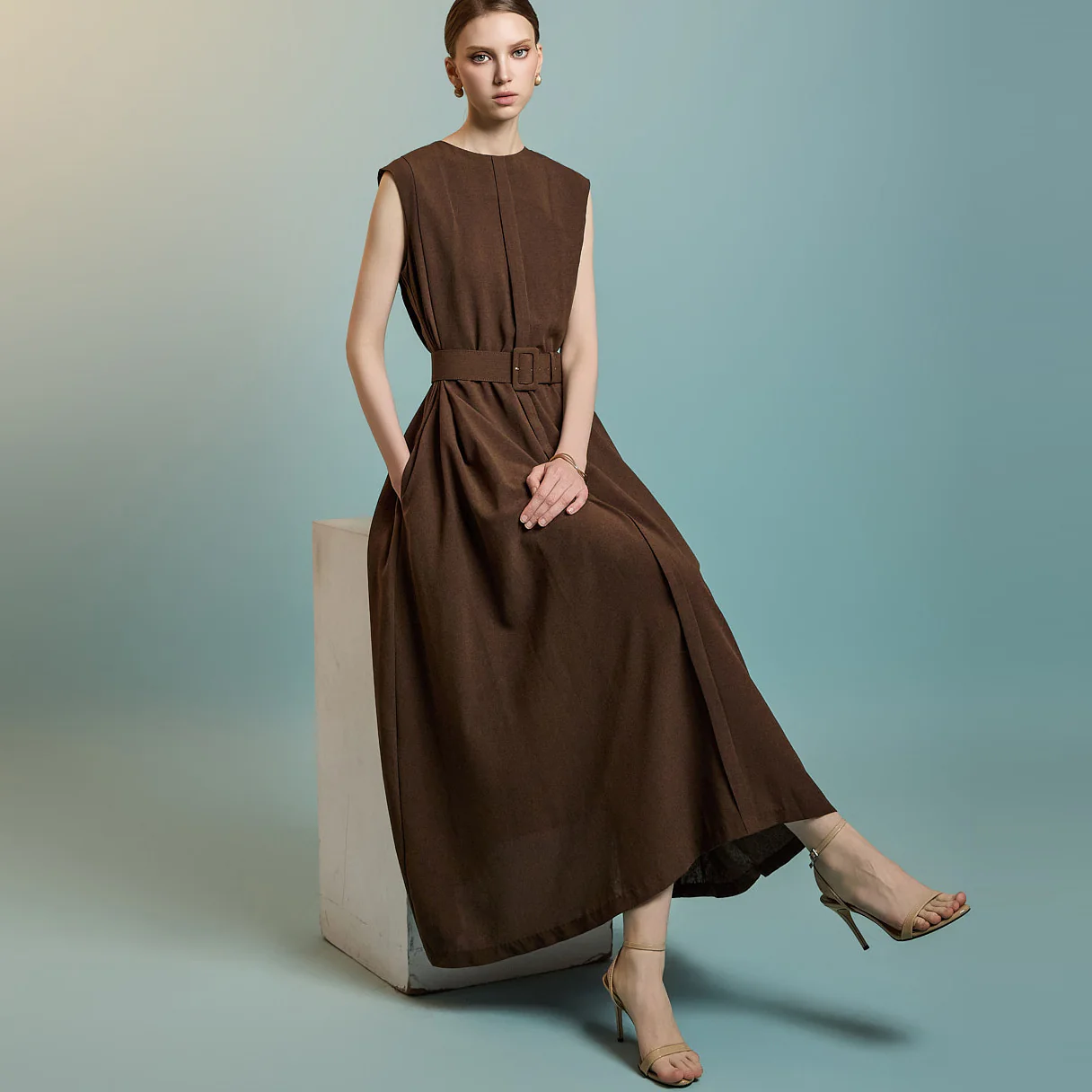 D5275 Sleeveless Dress with Belt - Image 2