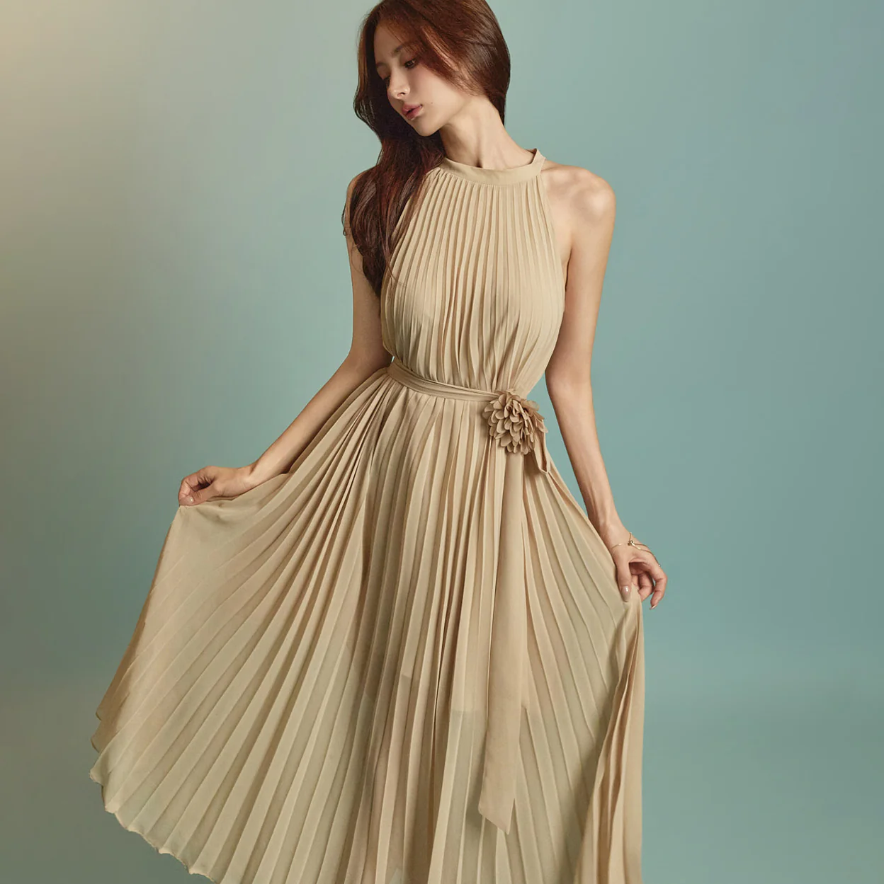 D5334 Sleeveless Dress with Strap - Image 2