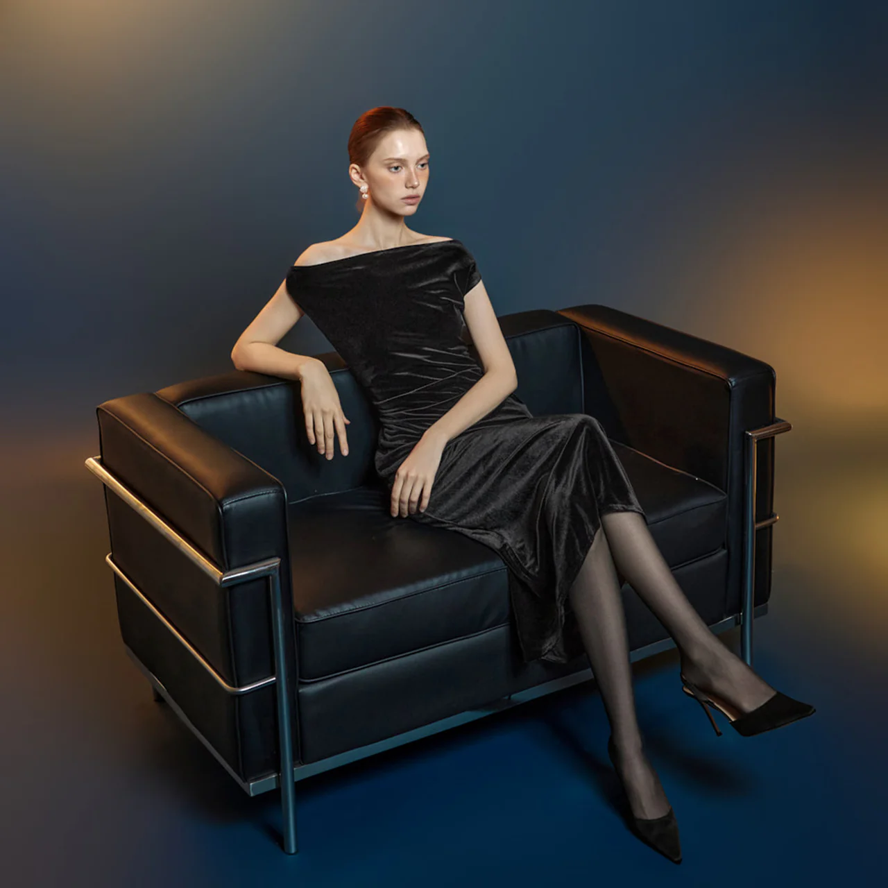 D5404 Slim Velvet Dress - Image 2