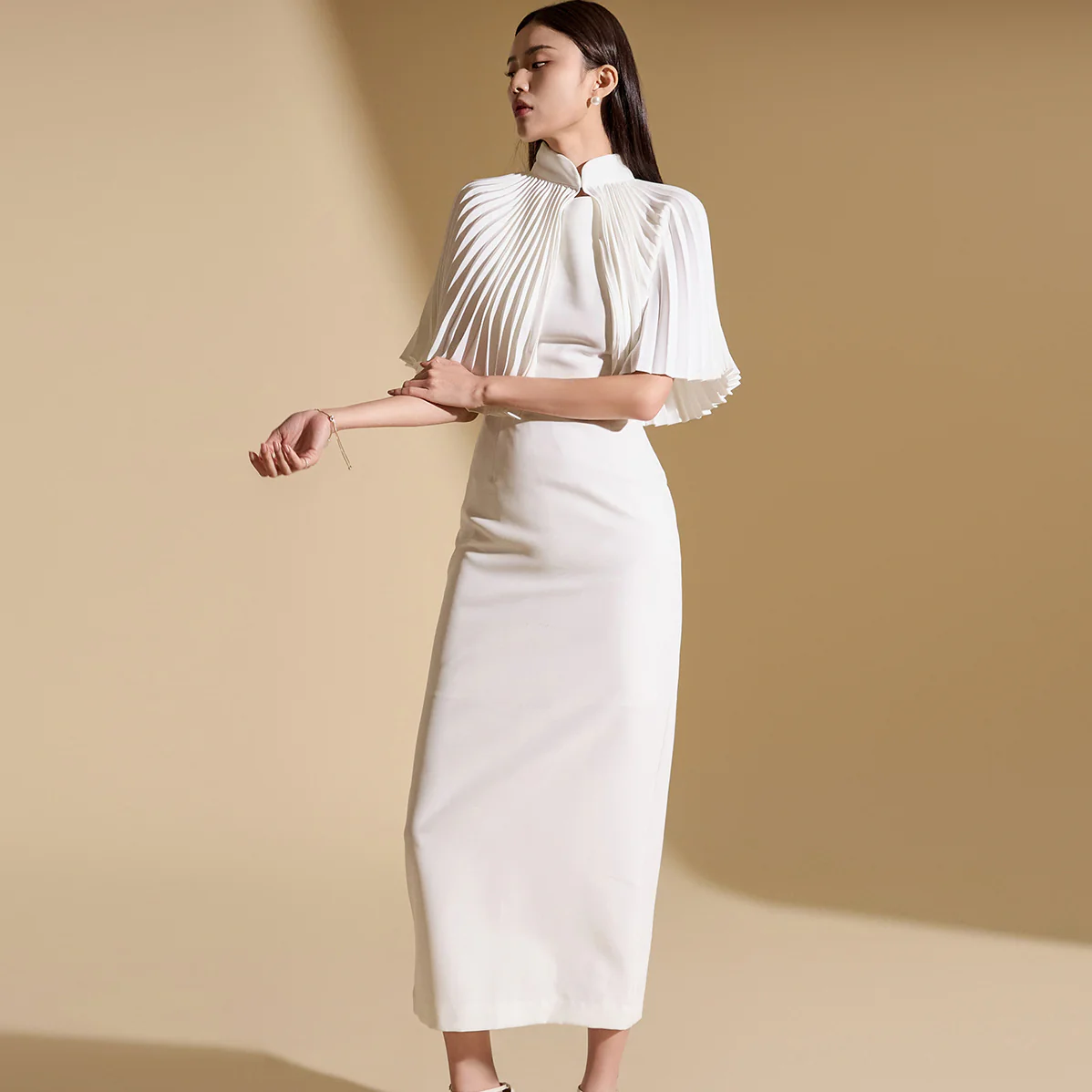D9499 Dress with Cape - Image 2