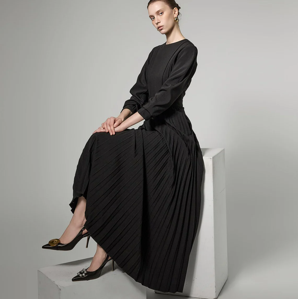 D9583 Pleated Puff Dress - Image 2