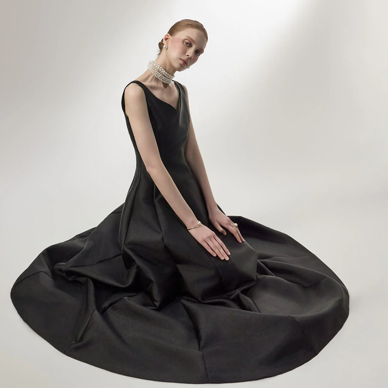 D9598 V-Neck Slim Flare Dress - Image 2