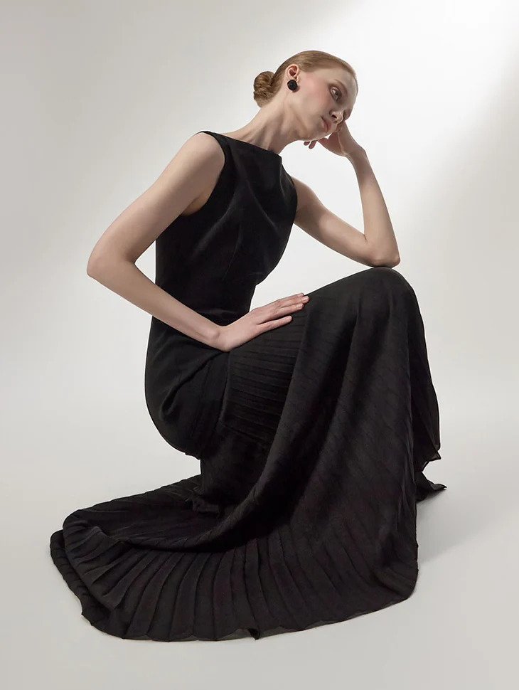 D9602 Slim Pleated Combo Dress