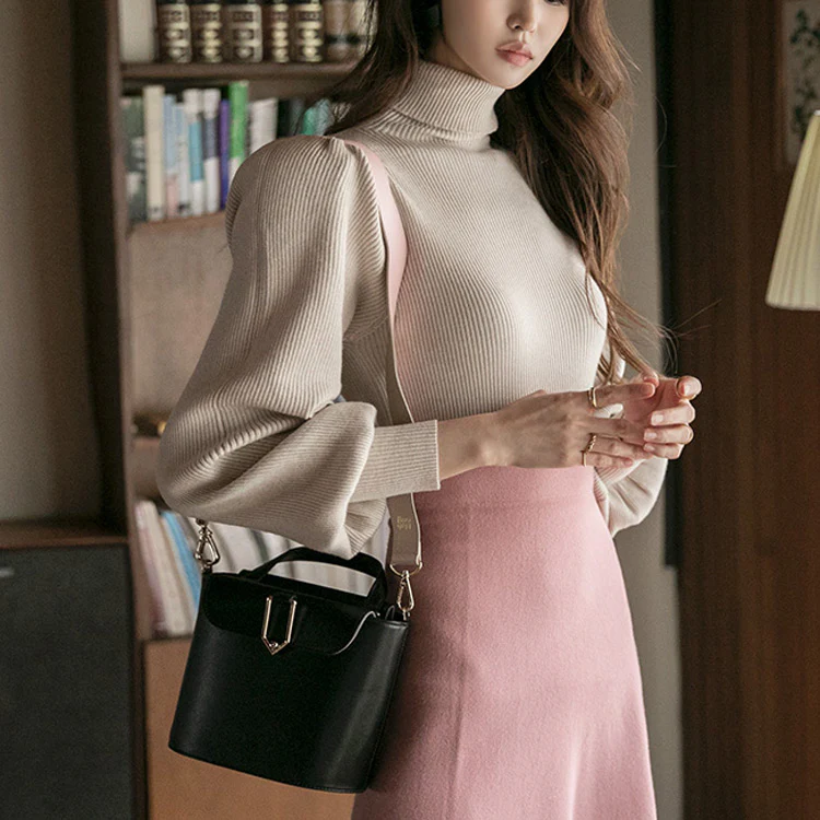 E2298 Ribbed Puff Turtleneck Top - Image 2