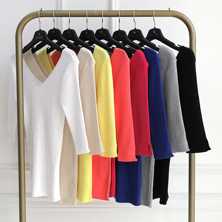 E2474 E2474 V-Neck Slim Top - Image 2