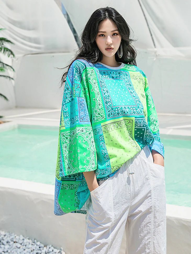 E2487 Paisley Oversized  Half Top