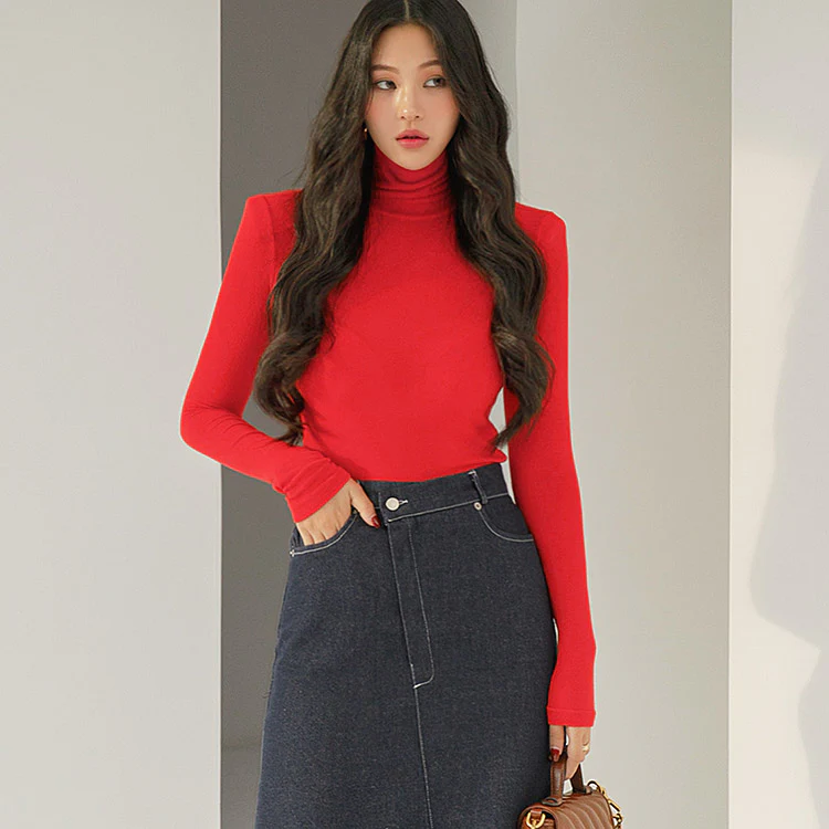 E2817 Roll Neck Padded Top - Image 2