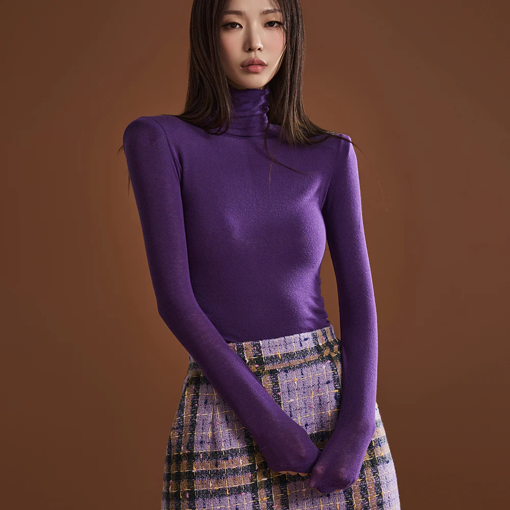 E2817 Roll Neck Padded Top - Image 2