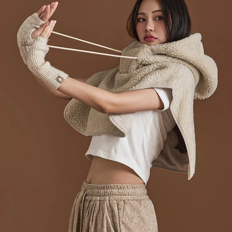 E3236 Boucle Cape Hooded Top - Image 2