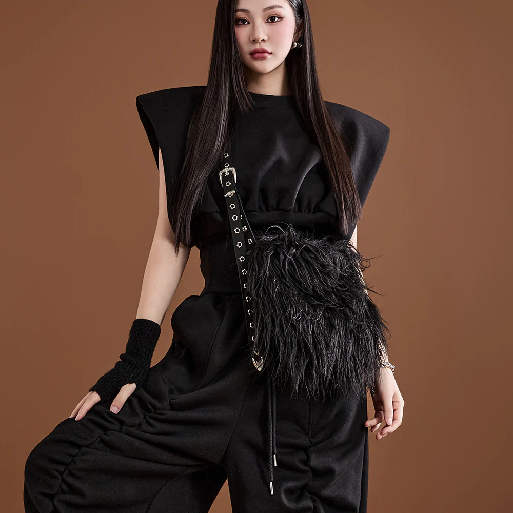 E3245 Fleece-lined Crop Top - Image 2