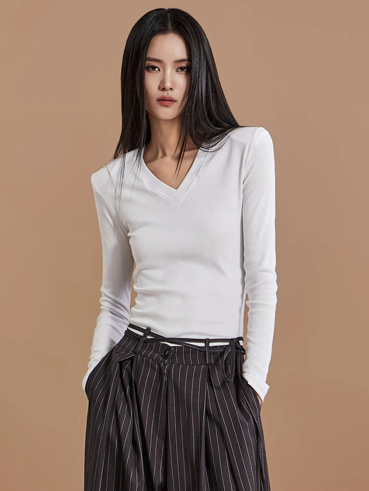 E3272  V-Neck Shoulder Padded Top