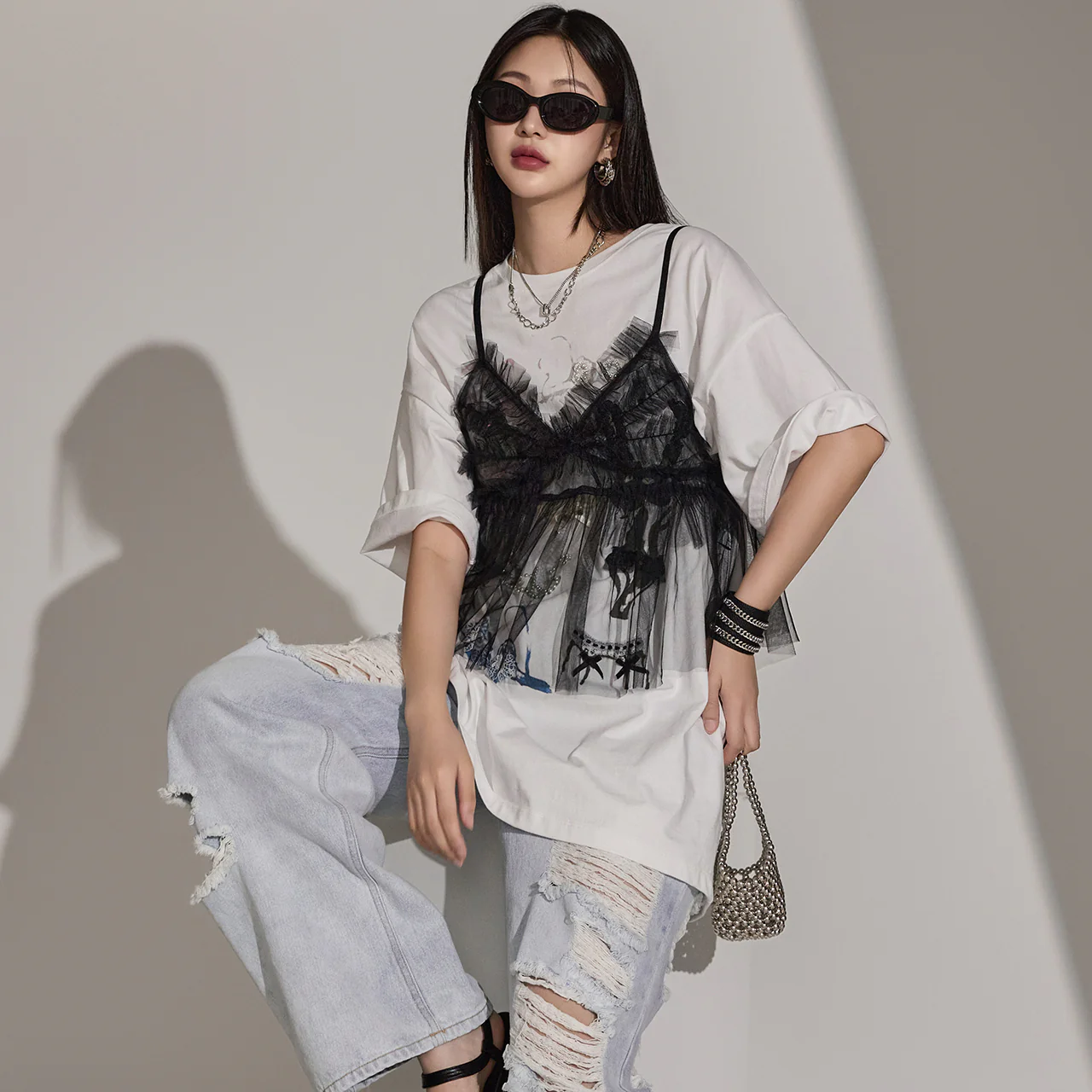E3428 Frill Sleeveless Top - Image 2