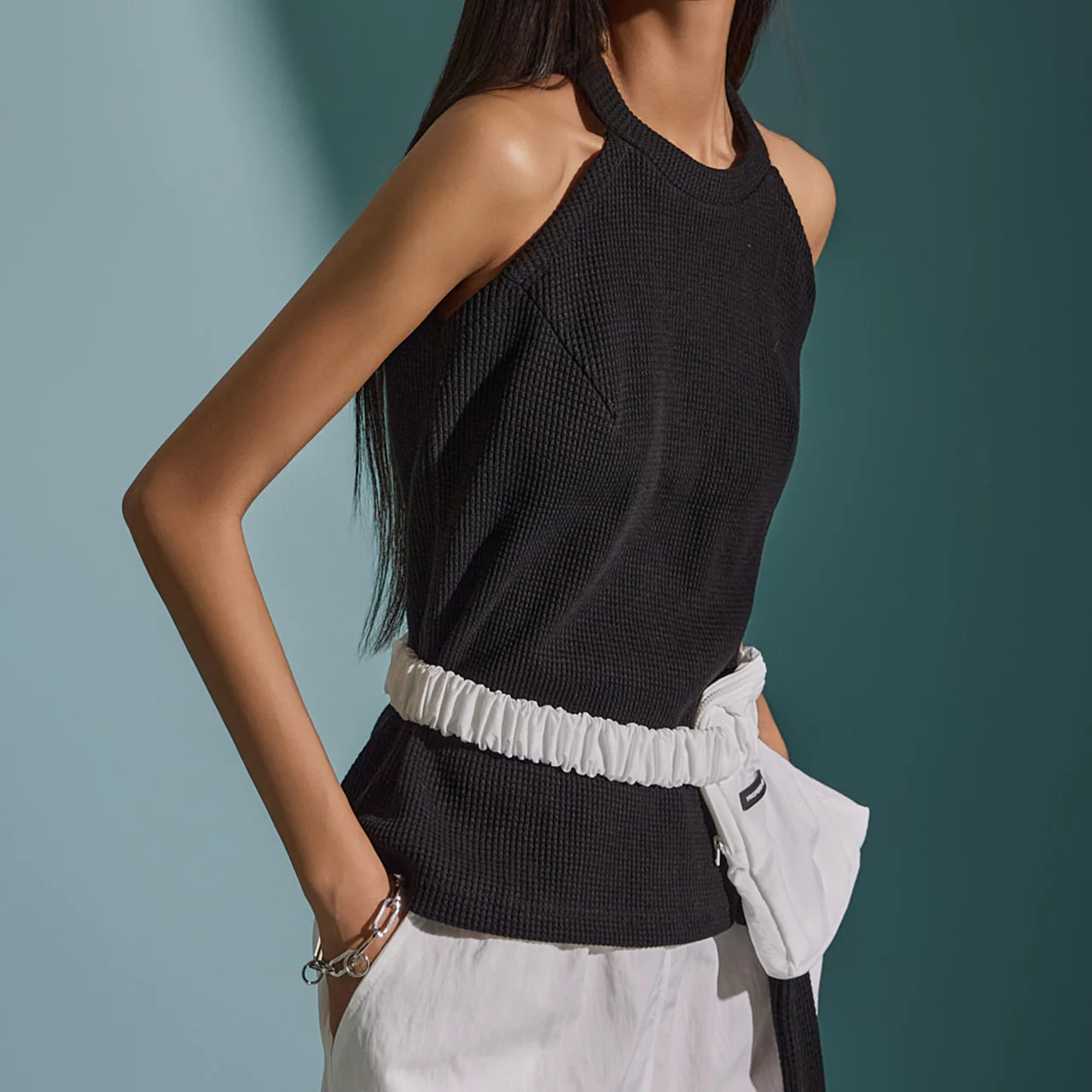 E3483 Halter Wrap Sleeveless Top - Image 2