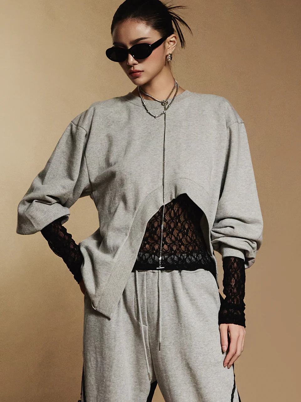 E3532 Slit Sweatshirt