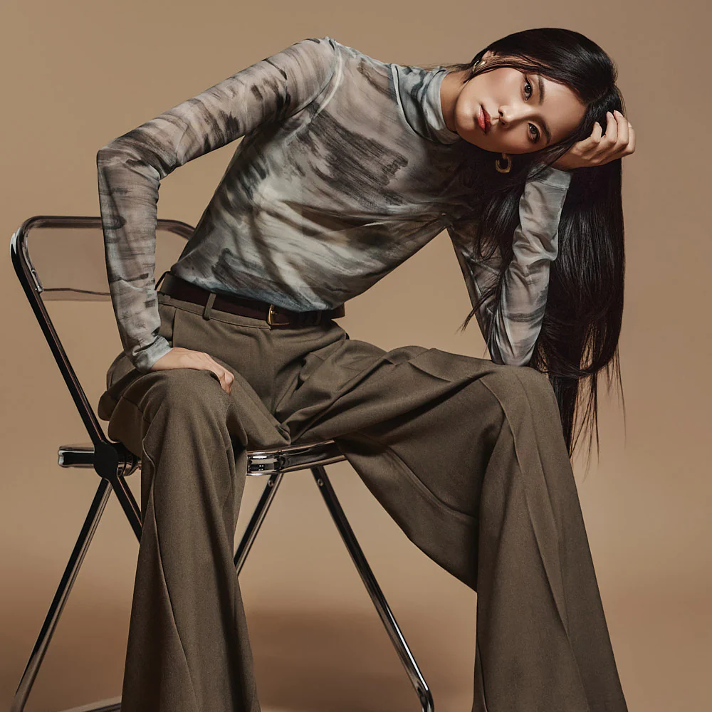 E3541 Printed Sheer Top - Image 2