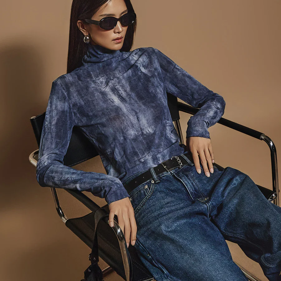 E3541 Printed Sheer Top - Image 2