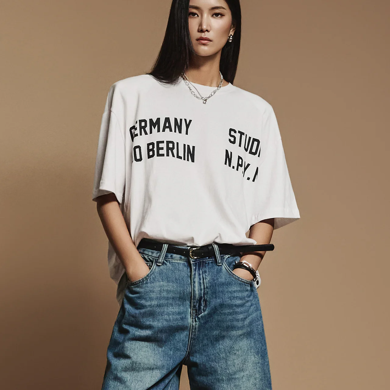 E3547 Texted Shoulder Padded T-shirt - Image 2