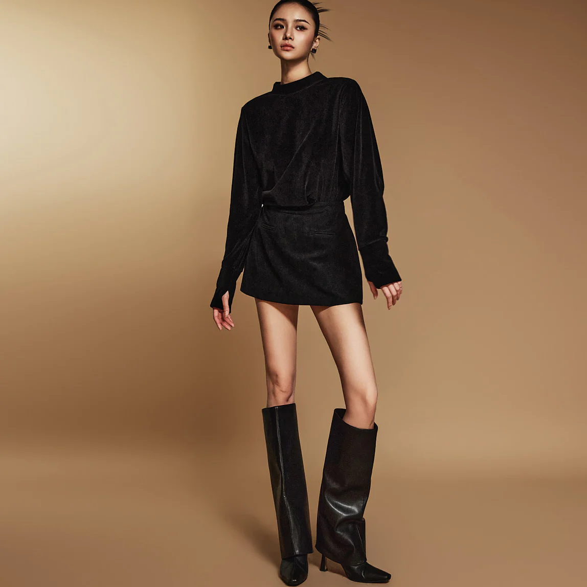 E3550 Velvet Warmer Top - Image 2