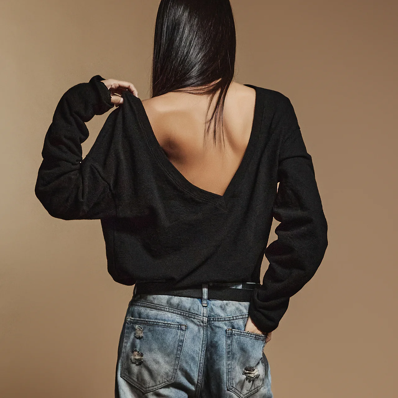 E3568 Back Slit Long Top - Image 2