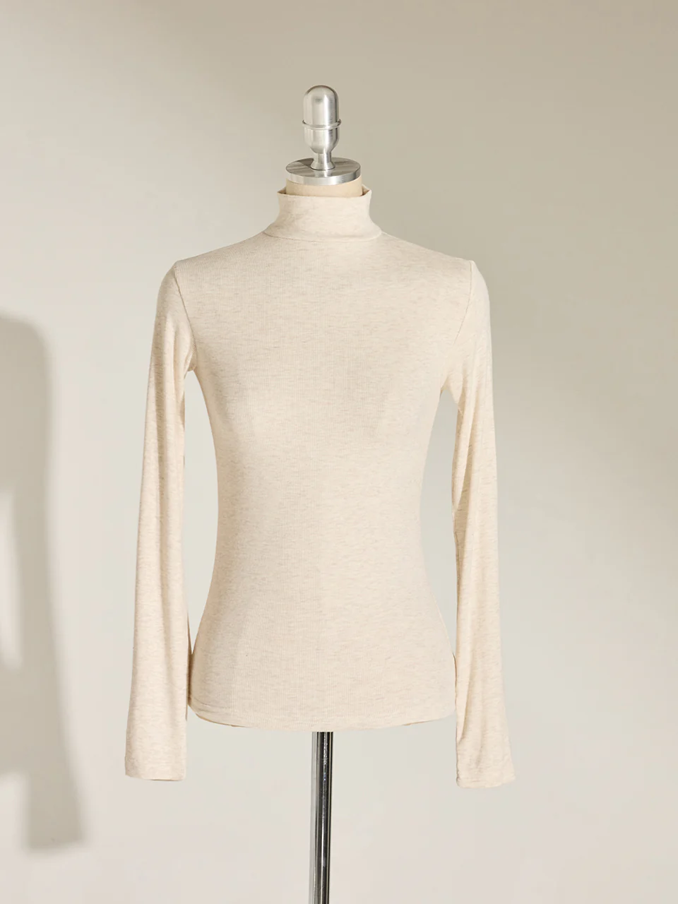 E3583 Mock Neck Top