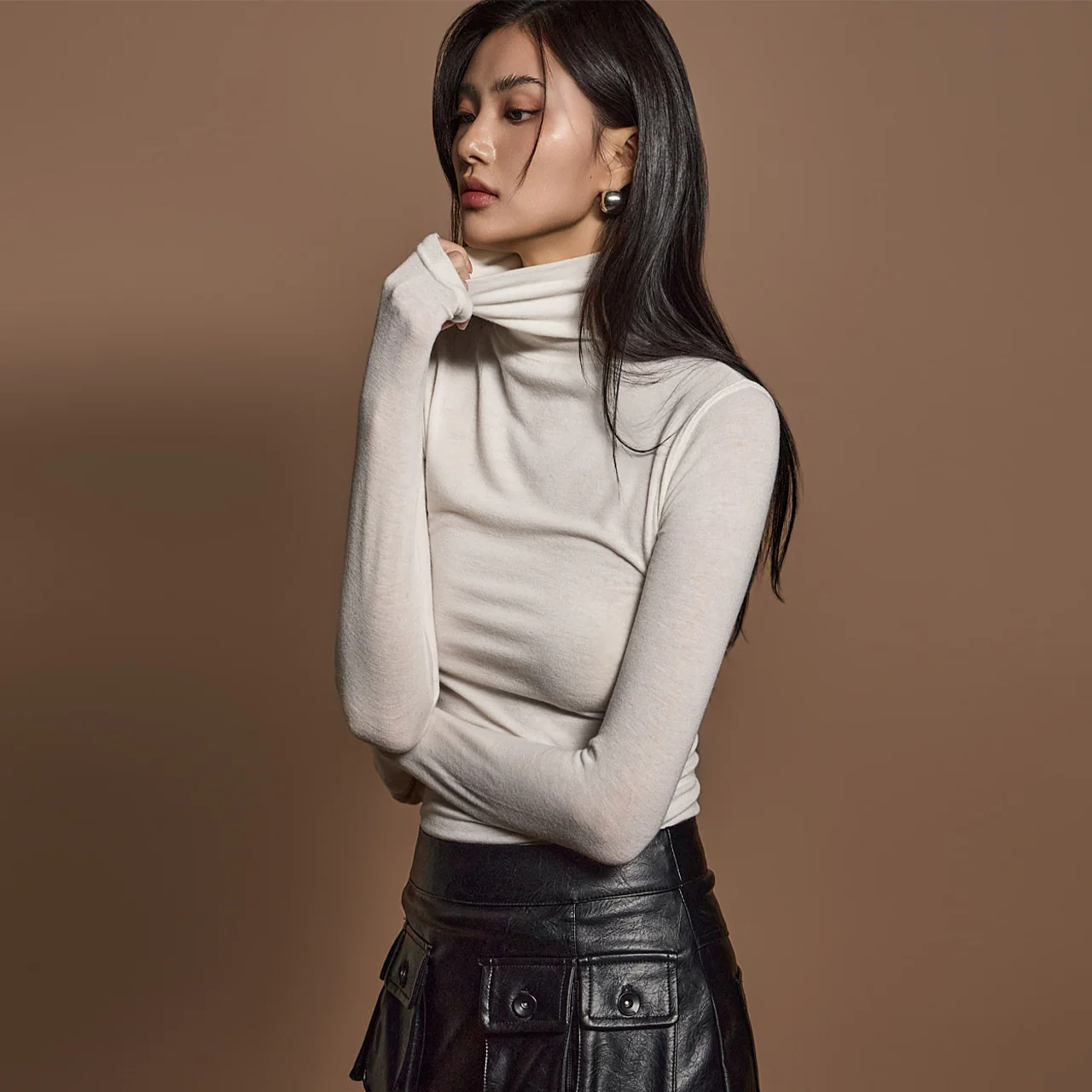 E3588 Slim Turtleneck Top - Image 2